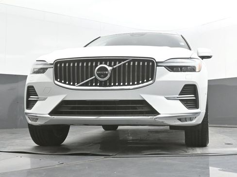Certified 2023 Volvo XC60 B5 Plus w/ Climate Package FWD image 38
