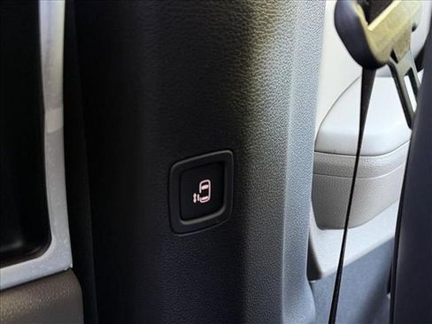 New 2026 Kia Carnival EX image 23