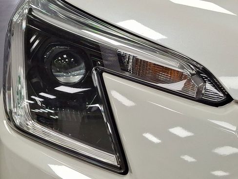 Certified 2023 Subaru Forester Premium AWD/4WD image 12