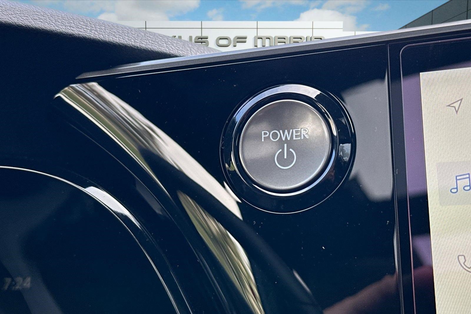 New 2026 Lexus RX 450h AWD image 18