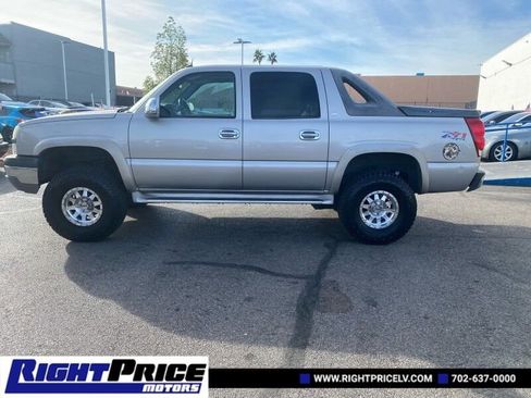 Used 2004 Chevrolet Avalanche Z71 w/ Sun And Sound Package image 2