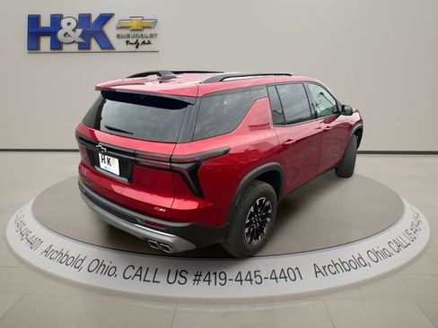 Used 2024 Chevrolet Traverse Z71 AWD/4WD image 10