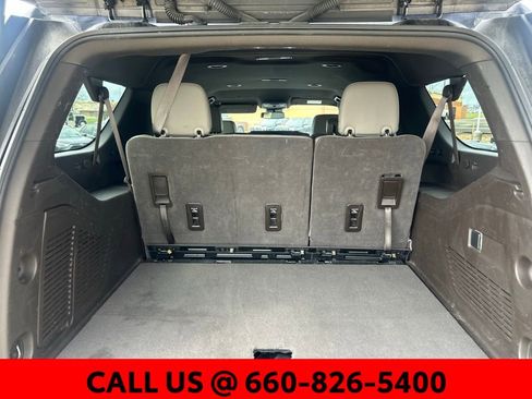 Used 2023 Chevrolet Suburban LT image 12