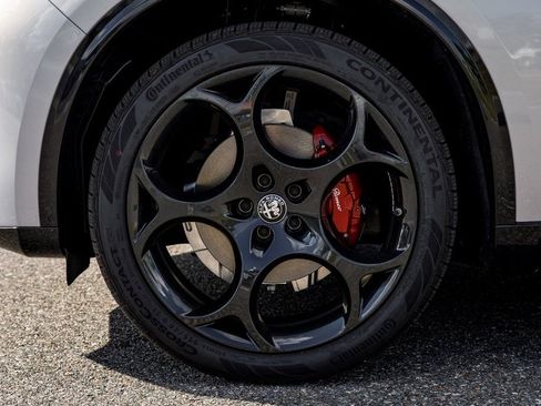 New 2025 Alfa Romeo Stelvio Sprint image 11