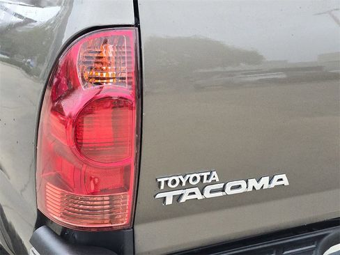 Used 2012 Toyota Tacoma PreRunner image 36