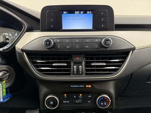 Used 2021 Ford Escape S image 19