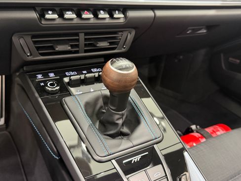 New 2026 Porsche 911 Carrera T RWD image 39