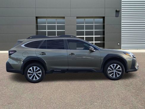 Used 2025 Subaru Outback Premium w/ Popular Package #1A AWD/4WD image 4