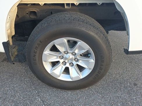 Used 2024 Chevrolet Silverado 1500 LT image 28