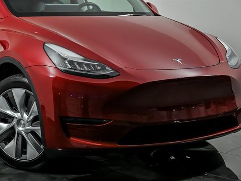 Used 2022 Tesla Model Y Long Range AWD/4WD image 2