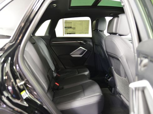 Used 2025 Audi Q5 Premium w/ Convenience Package AWD/4WD image 22