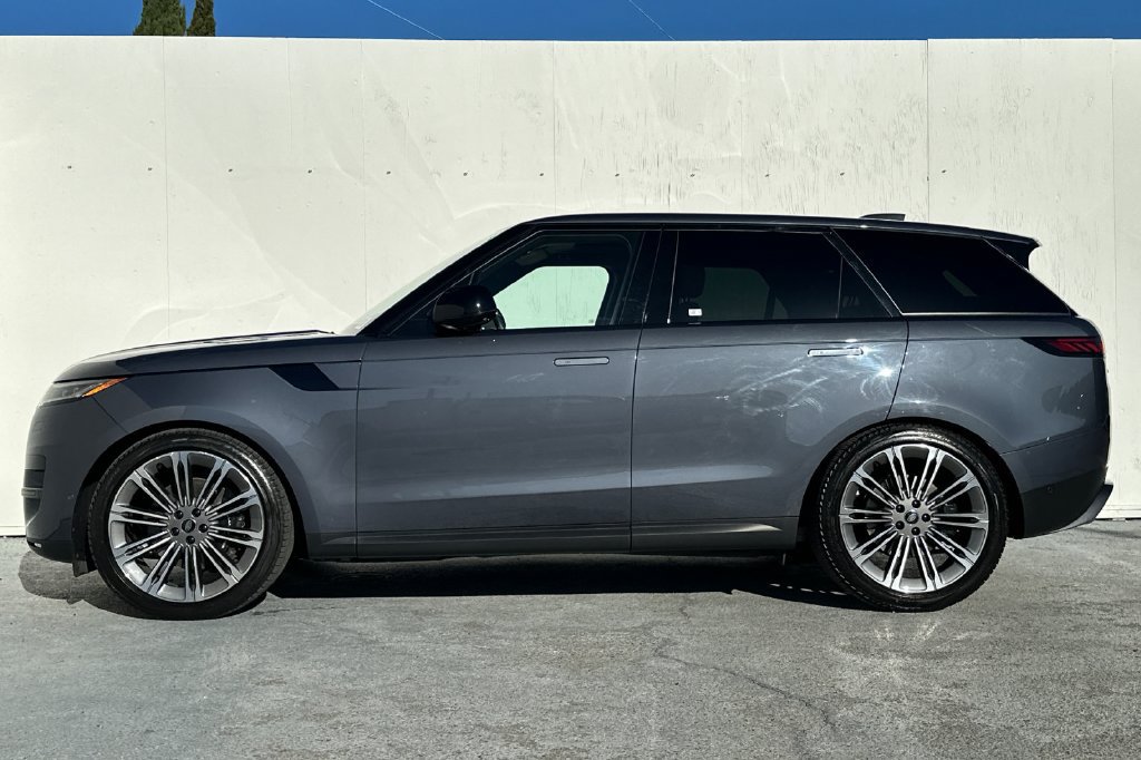 Used 2024 Land Rover Range Rover Sport SE AWD/4WD image 6