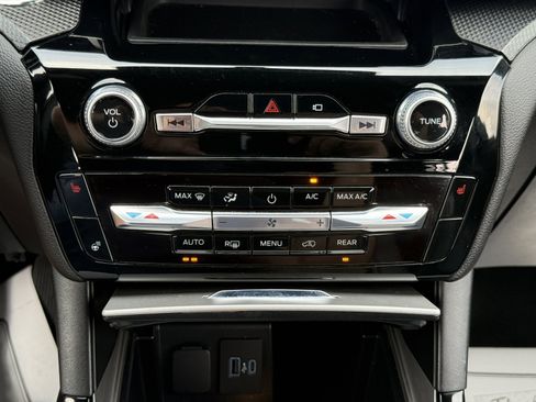 Used 2022 Ford Explorer ST-Line w/ Class IV Trailer Tow Package image 31