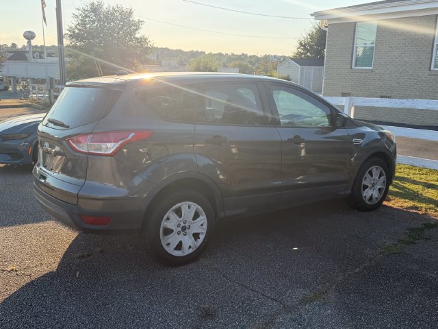 Used 2016 Ford Escape S FWD image 4