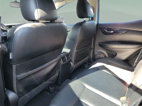 Used 2018 Nissan Rogue Sport SL FWD image 5