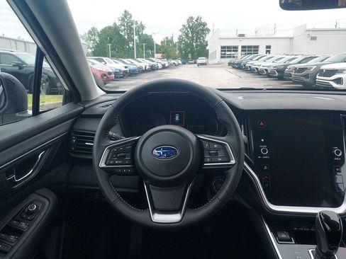Used 2025 Subaru Outback Premium AWD/4WD image 10