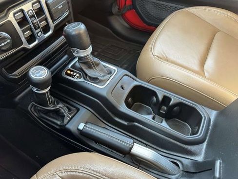 Used 2020 Jeep Gladiator Overland image 22