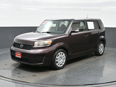 Used 2009 Scion xB image 2