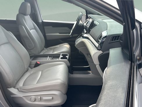 Certified 2022 Honda Odyssey Touring image 19