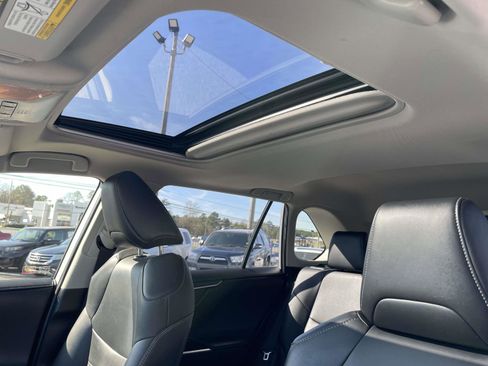 Used 2019 Toyota RAV4 Limited image 14