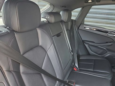 Certified 2026 Porsche Macan AWD/4WD image 21