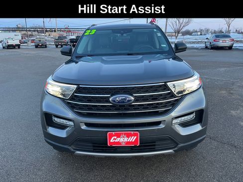 Used 2023 Ford Explorer XLT w/ Equipment Group 202A image 10