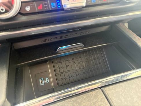Used 2023 Ford Expedition Limited RWD image 23