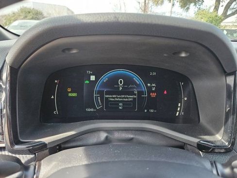 Used 2025 Toyota Camry SE w/ Convenience Package image 21