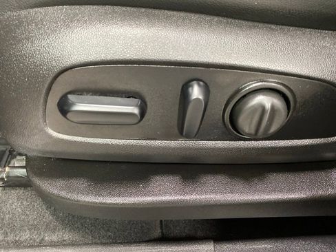 Used 2018 Chevrolet Equinox Premier FWD image 31