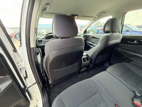 Used 2016 Kia Sorento AWD w/ LX Convenience Package image 15