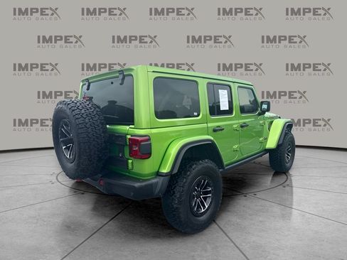 Used 2025 Jeep Wrangler Unlimited Rubicon AWD/4WD image 3