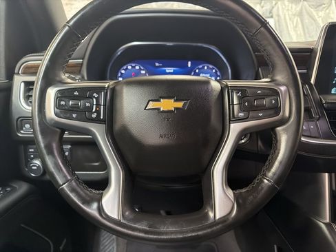 Used 2023 Chevrolet Suburban Premier AWD/4WD image 18