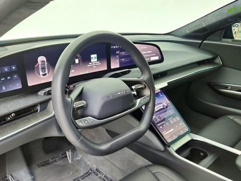 Used 2024 Lucid Air Pure RWD image 18