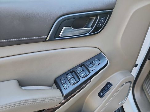 Used 2017 GMC Yukon XL SLT w/ Open Road Package image 17