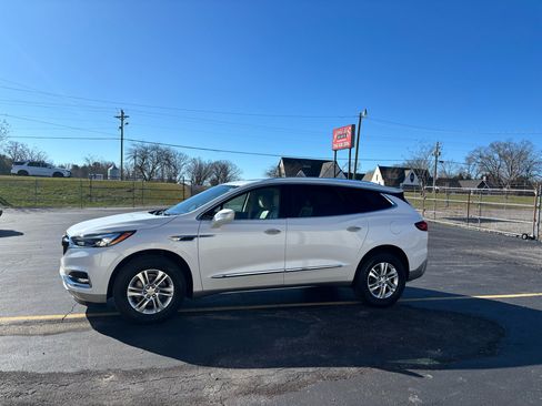 Used 2020 Buick Enclave Essence w/ Sound and Sites Package image 1