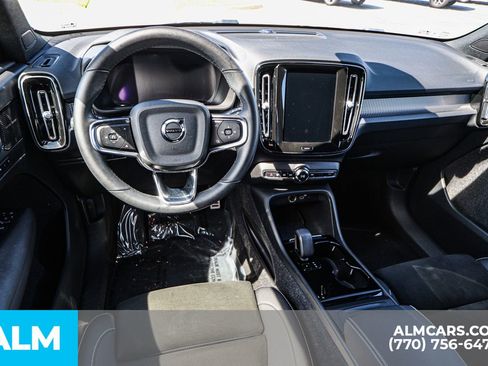 Used 2022 Volvo XC40 P8 Recharge Ultimate image 31