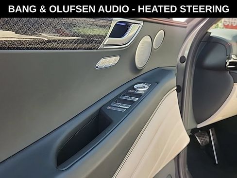 Used 2025 Genesis GV80 3.5T e-SC AWD/4WD image 5