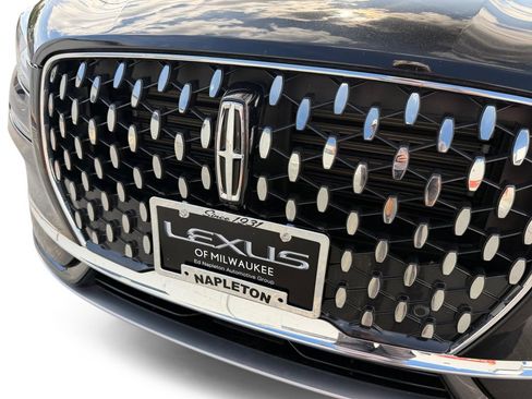 Used 2025 Lincoln Corsair Reserve w/ Equipment Group 202A AWD/4WD image 32