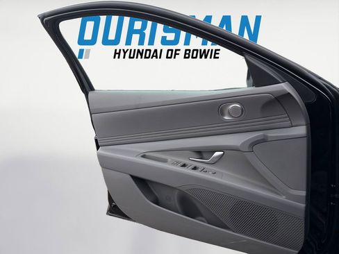 New 2026 Hyundai Elantra SEL Sport FWD image 16