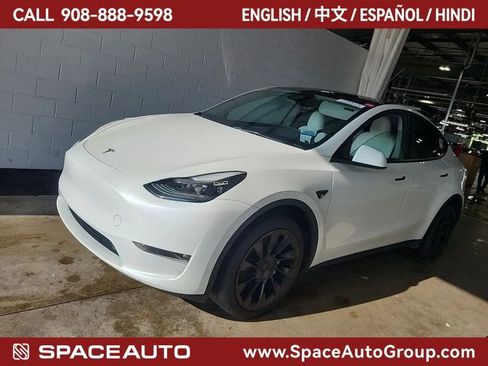 Used 2023 Tesla Model Y Long Range AWD/4WD image 1