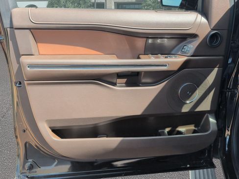 Used 2023 Ford Expedition Max King Ranch RWD image 8