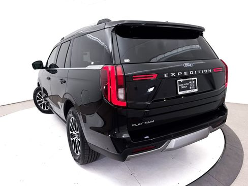 Used 2025 Ford Expedition Platinum AWD/4WD image 9