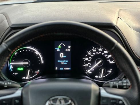 Used 2021 Toyota Sienna XSE w/ XSE Plus Package image 12