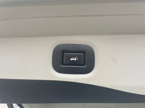 Used 2019 Nissan Rogue SL w/ Premium Package image 54