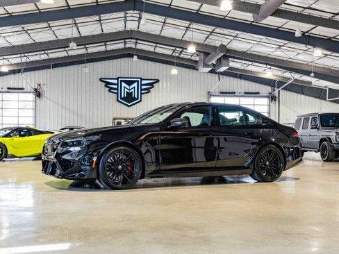 Used 2025 BMW M5 w/ Carbon Package image 1