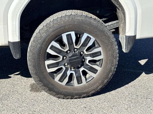 Used 2025 GMC Sierra 3500 Denali Ultimate image 3