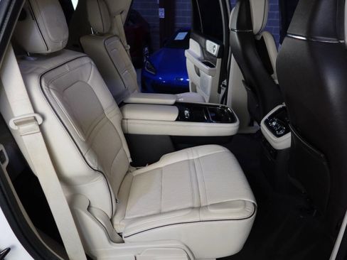 Used 2020 Lincoln Navigator Black Label w/ Cargo Convenience Package image 15