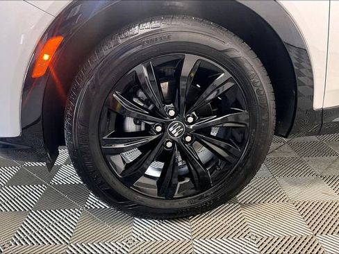 Used 2025 Buick Envista Sport Touring image 8