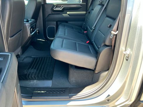 Used 2024 Chevrolet Silverado 3500 LTZ w/ LTZ Convenience Package AWD/4WD image 23