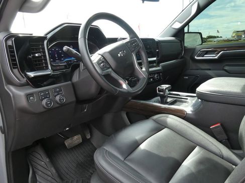 Certified 2024 Chevrolet Silverado 1500 LT Trail Boss w/ Convenience Package II AWD/4WD image 22
